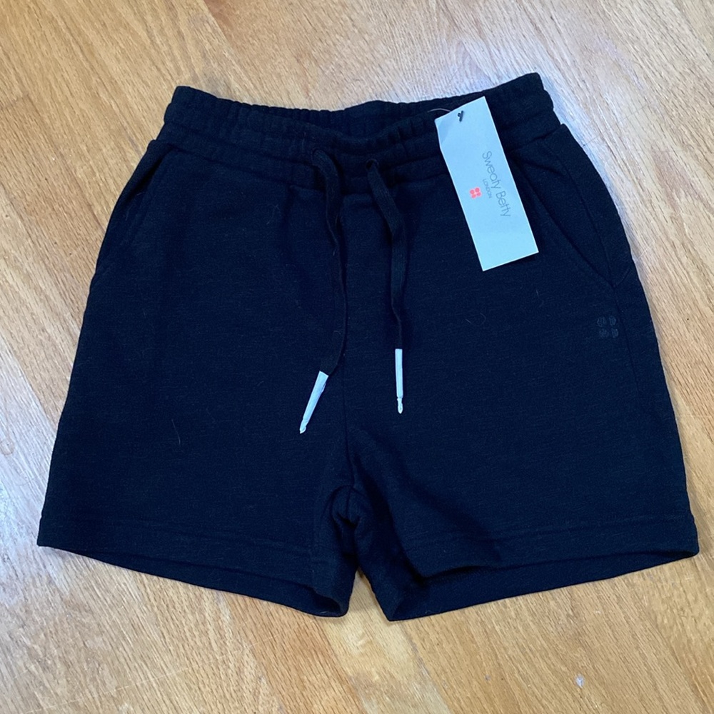 NWT Sweaty Betty  Black Shorts